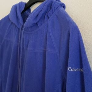 Women's Columbia light weight hoodie in Violet L